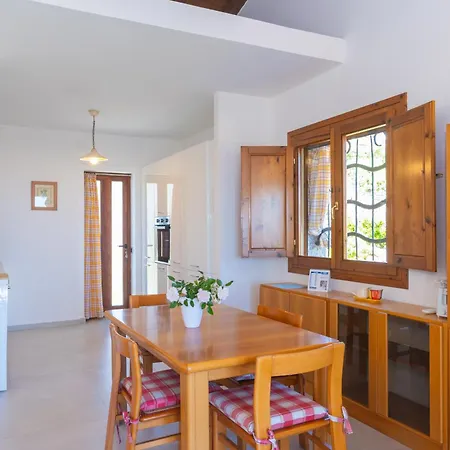 Nina Costa Caddu Ferienhaus *